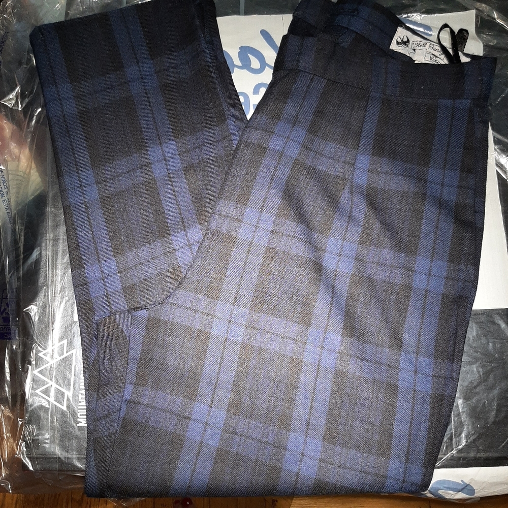 Hell Bunny Capris Navy Black M
